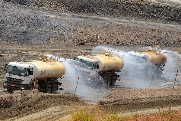 20160118_375613d3e9524678a4008b5dcae7669d_mercedes-benz-2