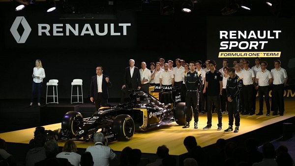 Carlos Goshn, CEO da Renault, apresenta seu F1 Team