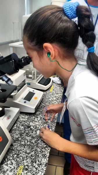 11 - Escola Mun Prof Josephina Simões, alunos da 5ª série do Fundamental, Bairro Industrial Munir Calixto na Estação de Tratamento de Esgoto da CAOA - Laboratório da Estação de Tratamento