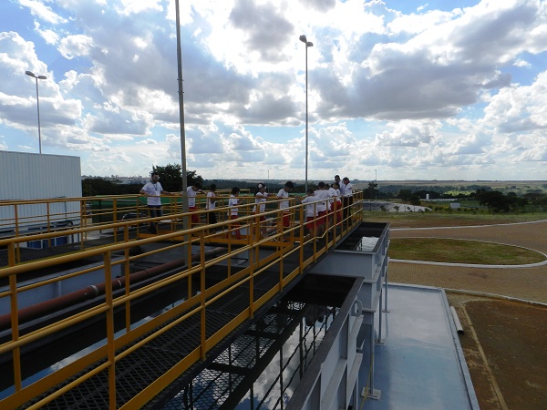 4 - Escola Mun Prof Josephina Simões, alunos da 5ª série do Ensino Fundamental, Bairro Industrial Munir Calixto visitam a Estação de Tratamento de Esgoto da CAOA Montadora