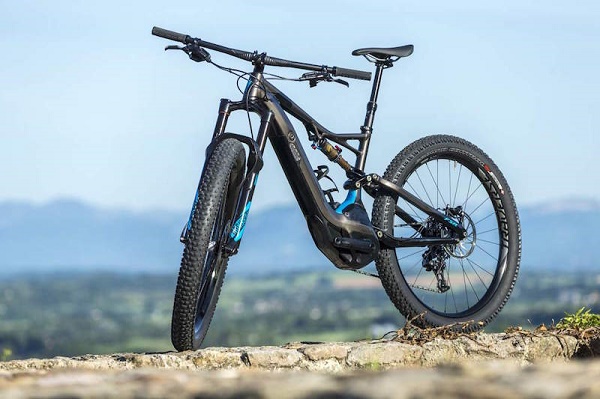 Specialized-Levo-electric-mountain-bike-fat-tire