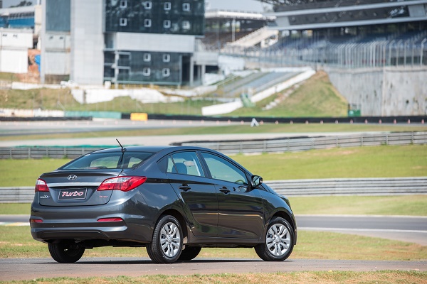 HB20S_TURBO_COMFORT_PLUS_EXTERNAS_-008