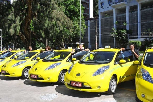 NissanLeaf_Taxis_Rio