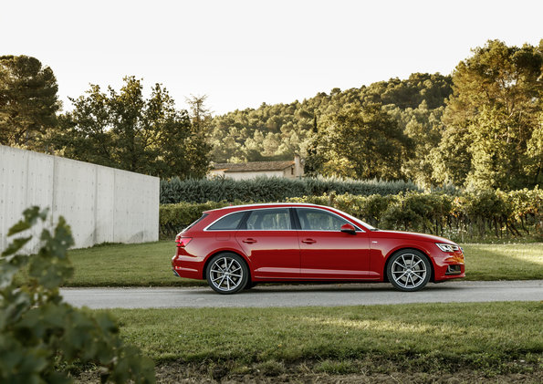 AUDI AG has started the second quarter with further growth. In April, worldwide deliveries climbed by 7.5 percent year on year to around 164,350 automobiles. Last month, the two latest models in particular achieved strong sales growth: the new Audi A4 and the new Audi Q7. Picture: the new Audi A4 Avant