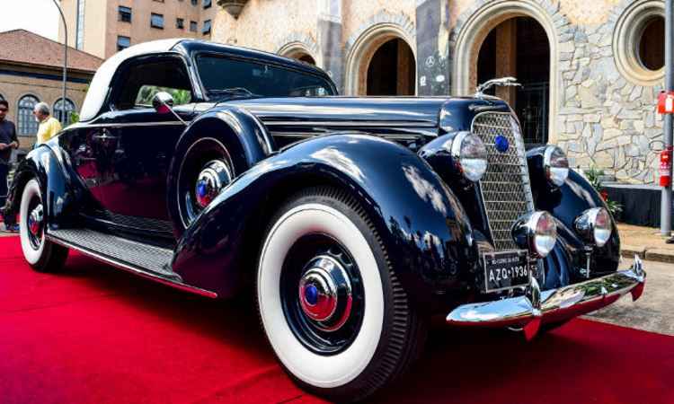 Imponente e raro Lincoln V12 conversível de 1936, o melhor.