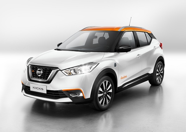 RS10_S1_PR21_frnt_3-4 2_Nissan_Kicks_Branco + Laranja_F