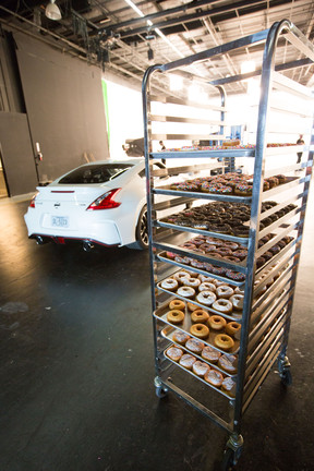 nissan_donut_day_20