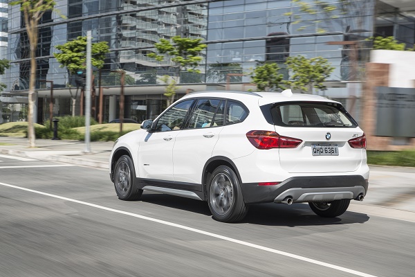 BMW_X1_12