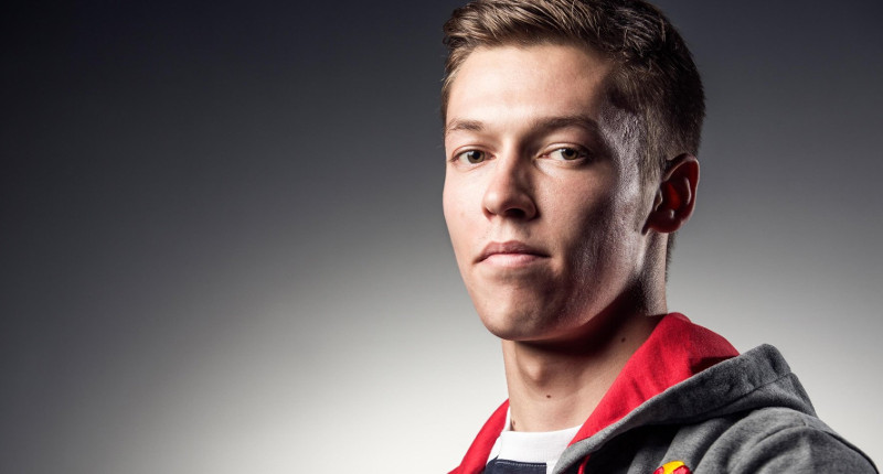 daniil-kvyat-toro-rosso-800