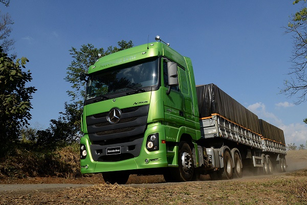  Mercedes Actros, camionhoneiro sugere – e compra