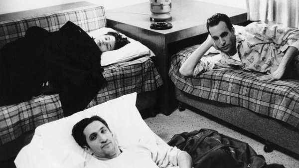 Title: STRANGER THAN PARADISE ¥ Pers: LURIE, JOHN / BALINT, ESZTER / EDSON, RICHARD ¥ Year: 1984 ¥ Dir: JARMUSCH, JIM ¥ Ref: STR021AB ¥ Credit: [ CINETHESIA-GROKENBERGER/ZDF / THE KOBAL COLLECTION ]